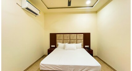 Shree Gopal Ji Dham Room Type - Deluxe Room