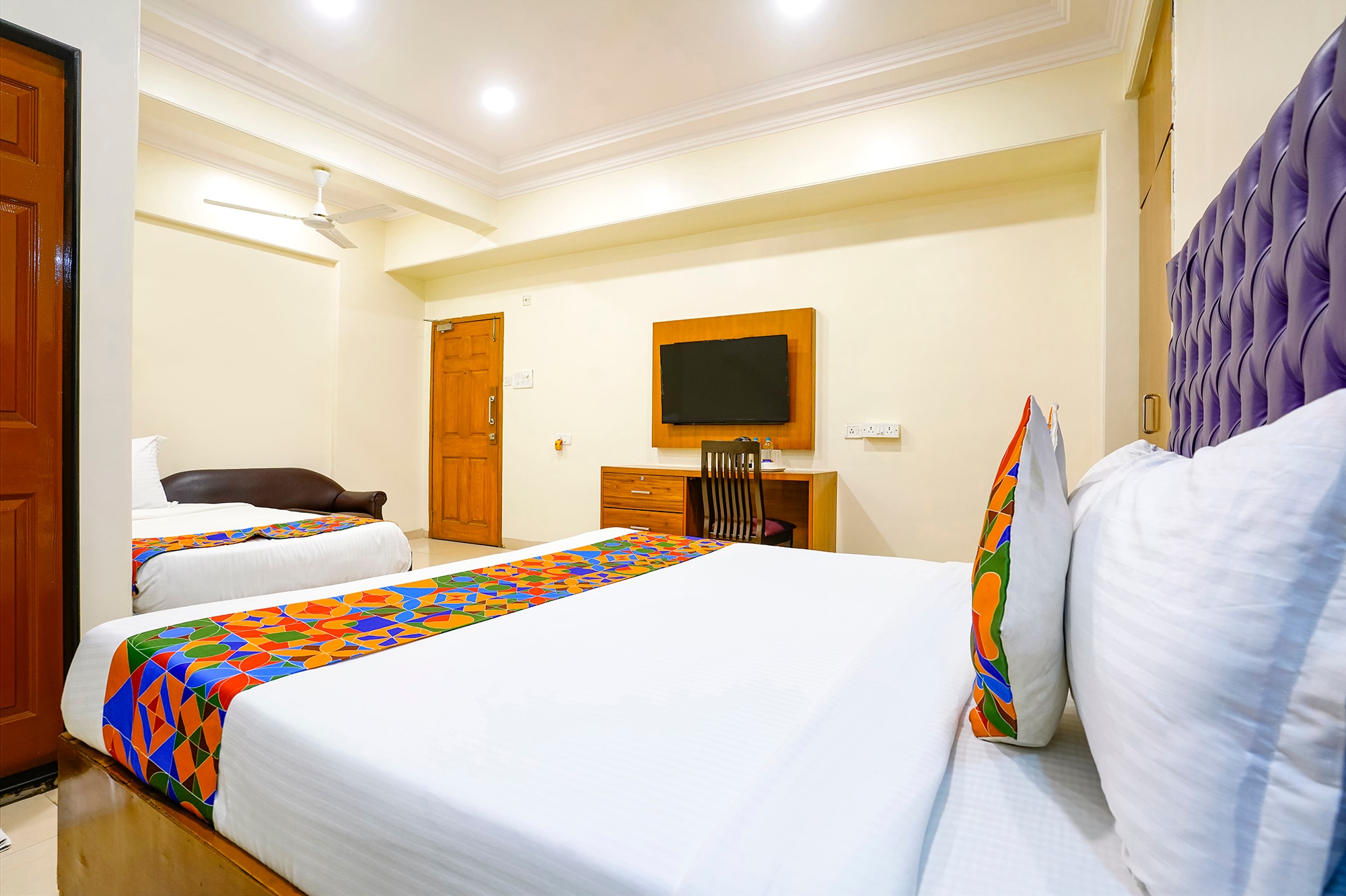 FabHotel Cruz Royale - Nr. Bandra West - Tap to explore photos