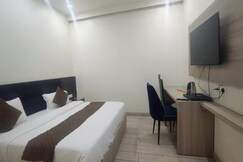 FabHotel The Rolex Grand