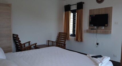 Vijayadeepa Guest House Room Type - Deluxe Triple bedded