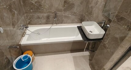 Hotel Sanjary International Room Type - Suite Deluxe Bedroom With Bathtub
