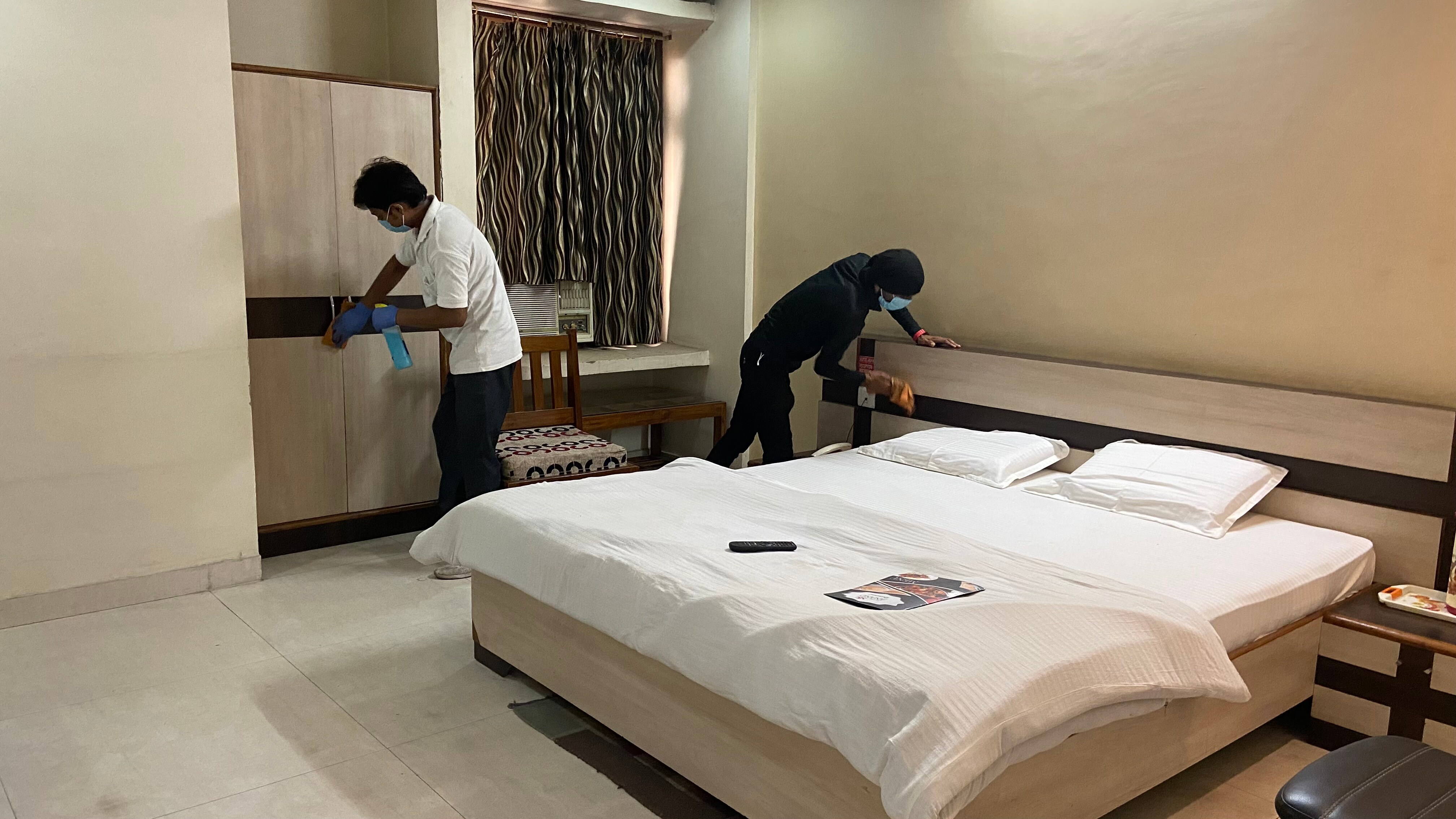 Hotel Anand -1.5km from Jhansi railway station - Tap to explore photos