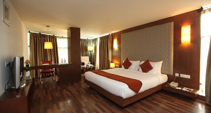 The Monarch Luxur Room Type - Club Royal Room