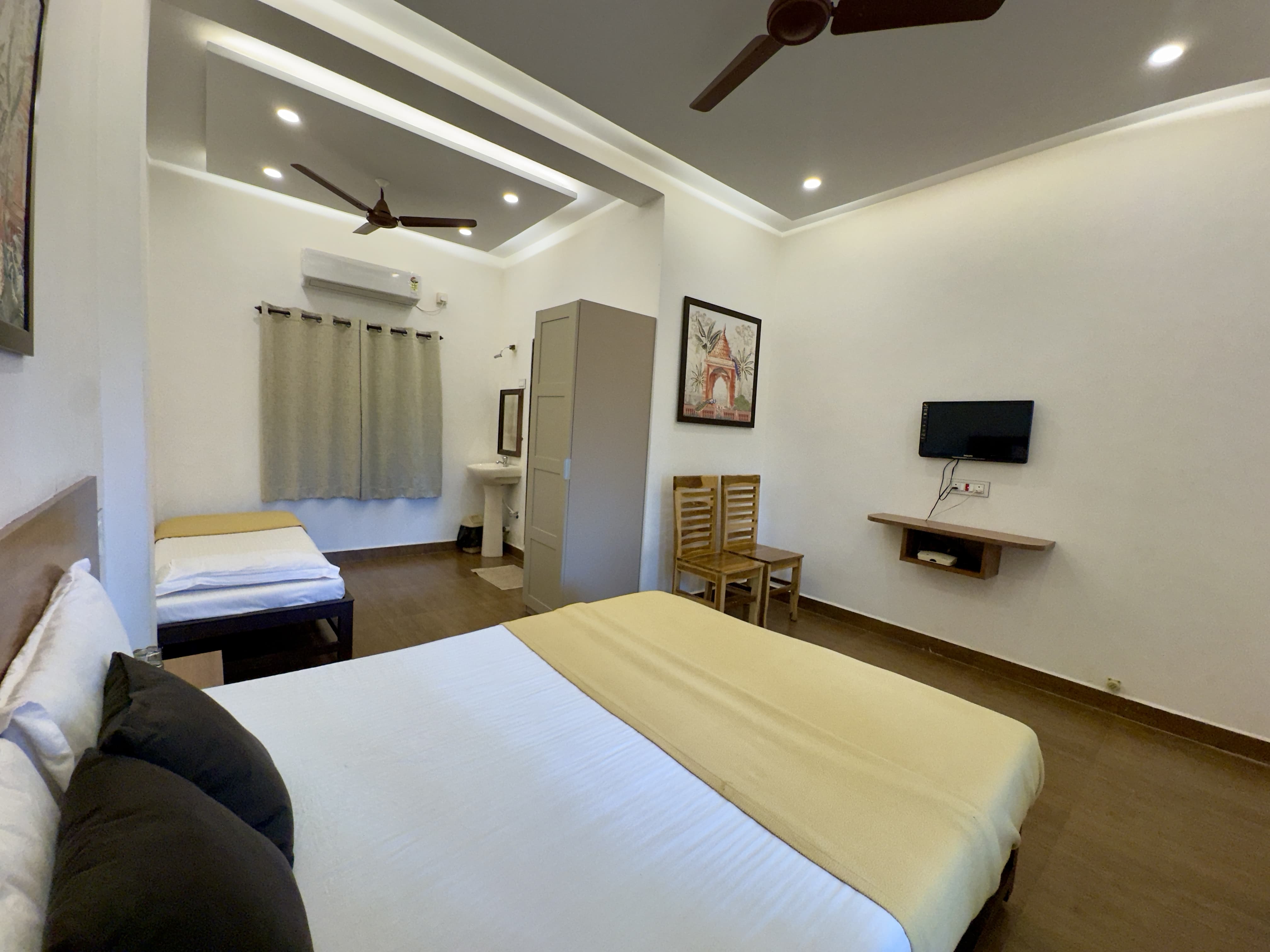 Hotel Malvani Days - Tap to explore photos