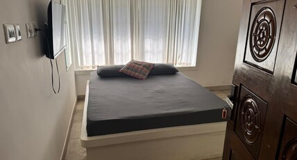 FLYON HOME STAY Room Type - DELUXE ROOM