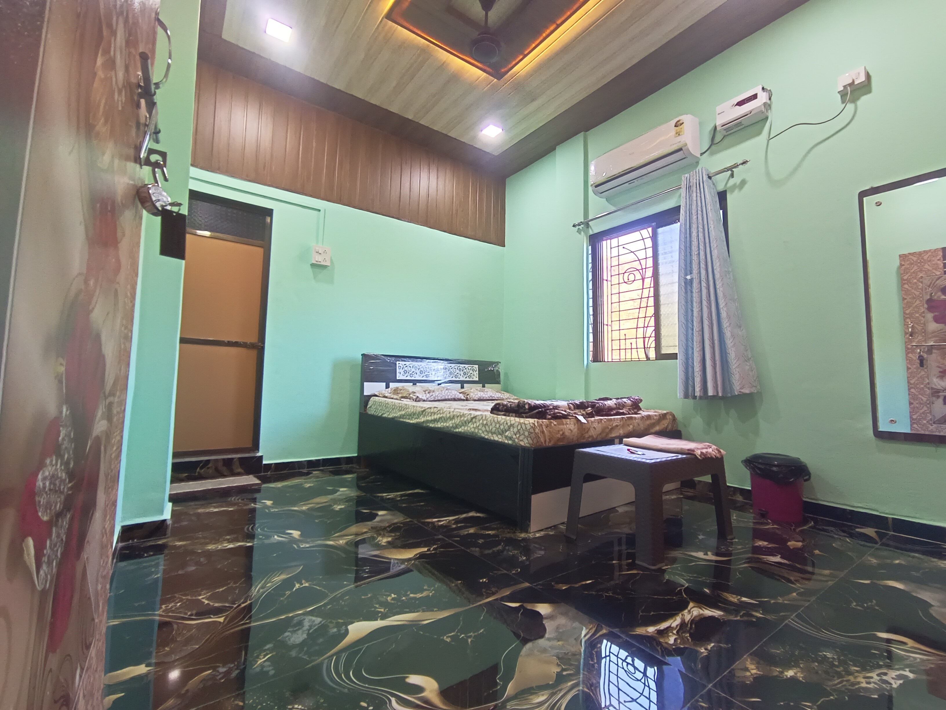 Shree Ambika holiday home - Tap to explore photos