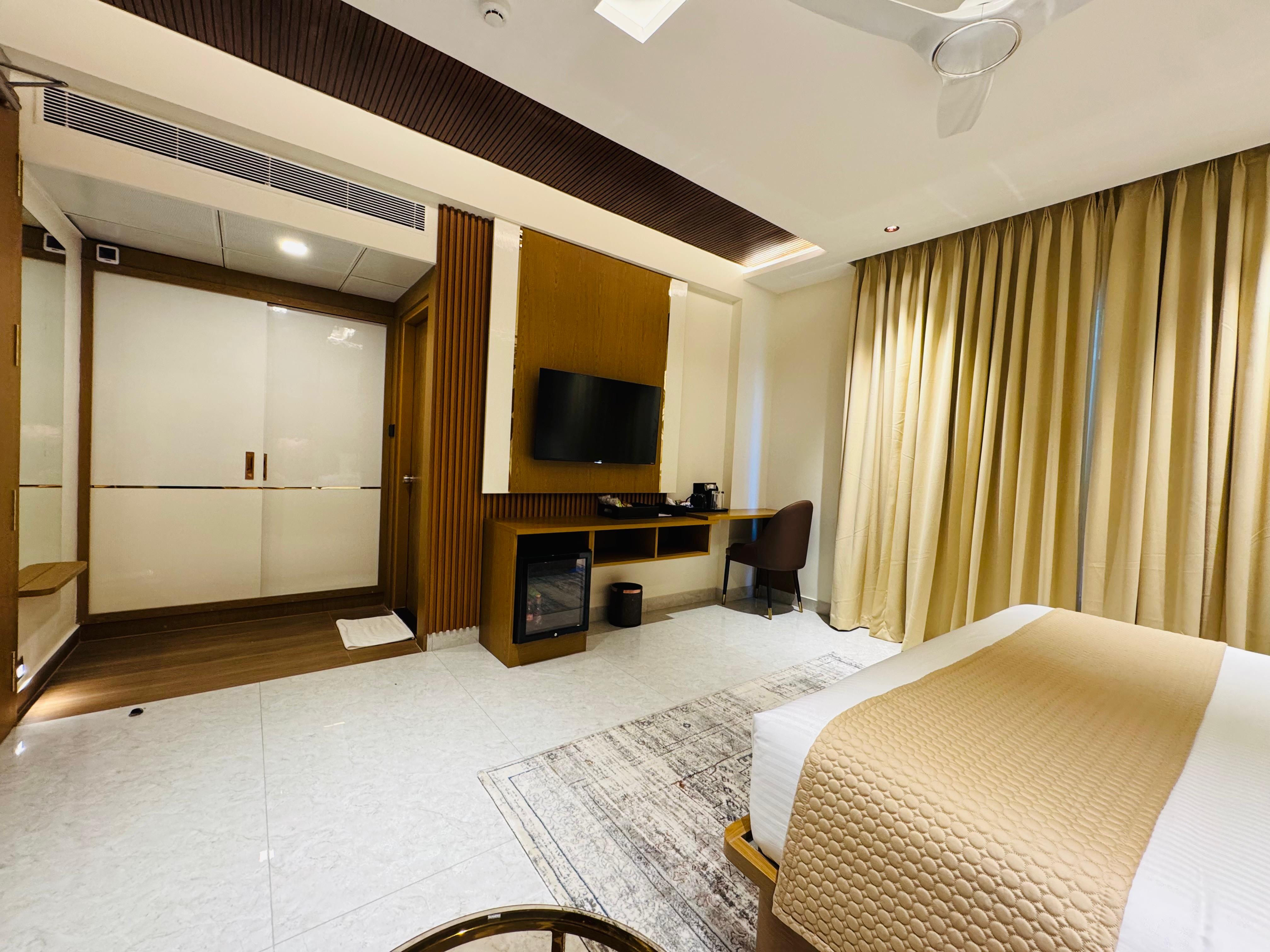 ROYAL ACE BOUTIQUE HOTEL - BHARTIYA CITY - Tap to explore photos