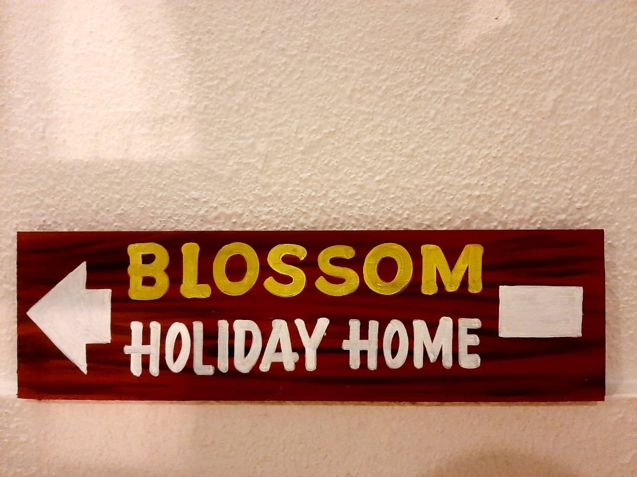 Blossom Holiday Home - Tap to explore photos