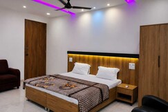 SPOT ON BHAVYA INN