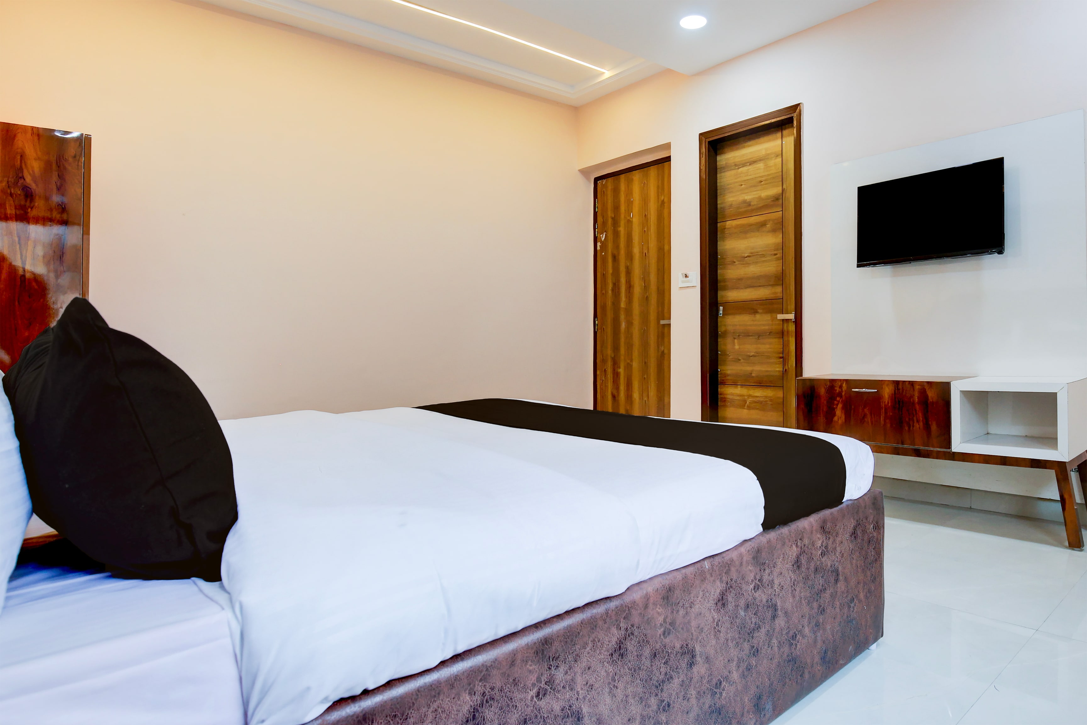 Hotel O CUPID RESIDENCY - Tap to explore photos