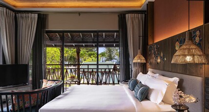 Grand Mercure Khao Lak Bangsak Room Type - Deluxe room with 1 king size bed