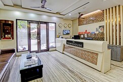 Super Townhouse Grand Inn