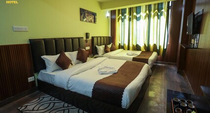 Two Leaves Hotel & Restaurant Room Type - Delux Family - EP X 4