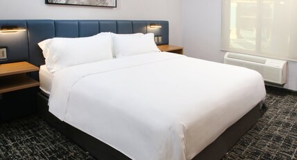 COSUITES SALTILLO HOTEL, an IHG hotel Room Type - Suite