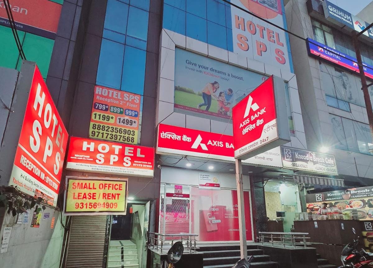 Hotel SPS 2 Min Walk From Kaushambi Metro Station - Tap to explore photos