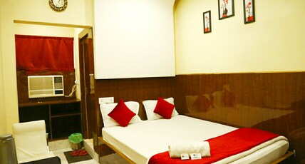 Holidei Inn Room Type - Super Deluxe AC Room