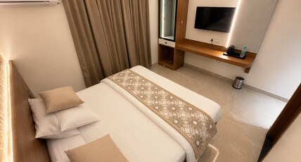 Nele Comforts Room Type - Deluxe Room Twin BED