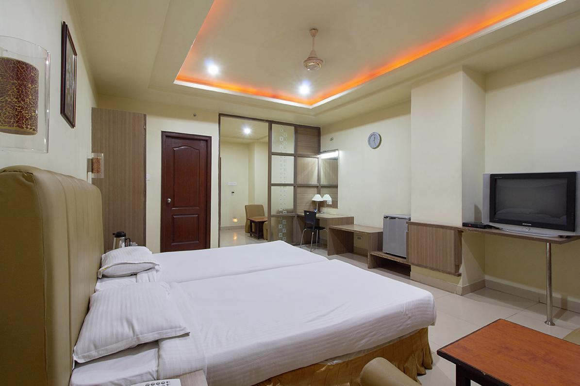 HOTEL SITARA GRAND KUKATPALLY - Tap to explore photos