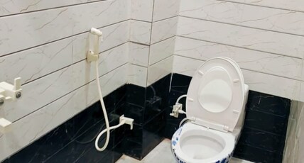 Sakshi Seva Sadan Vrindavan Homestay & Restaurant Room Type - Deluxe King Bed Room