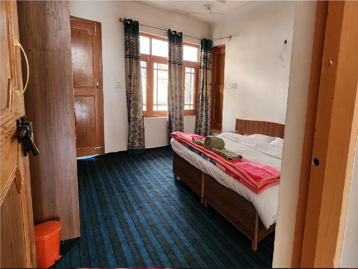 SAI BASERA GUEST HOUSE - Tap to explore photos