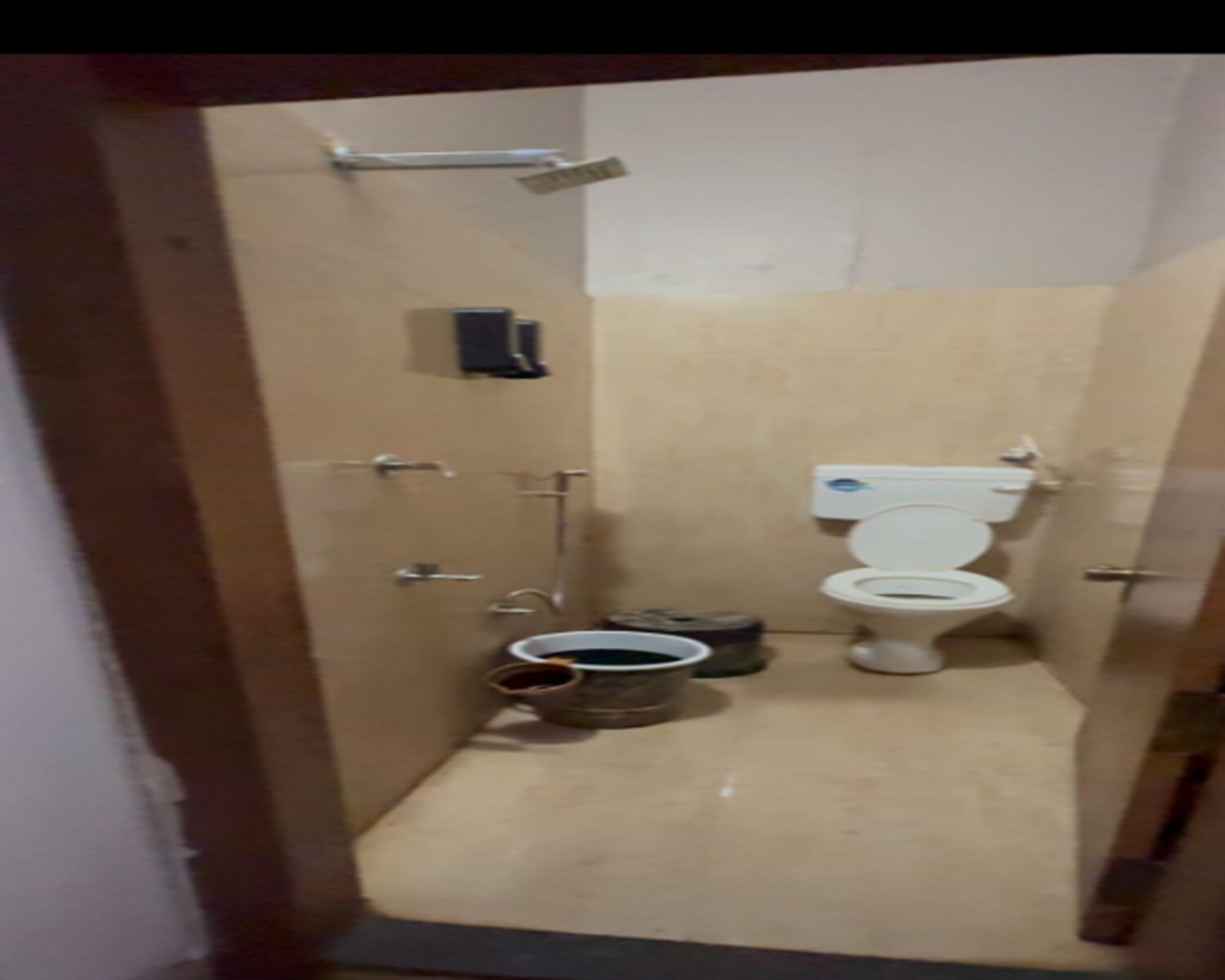 Hotel Highway Hills - Tap to explore photos