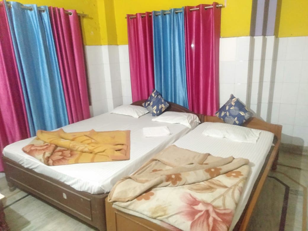 Prince Lodges - Tap to explore photos