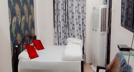 Dream Homestay | Rooms & Restaurant Room Type - AC 4 Beded Room(SECOND FLOOR WITHOUT LIFT)