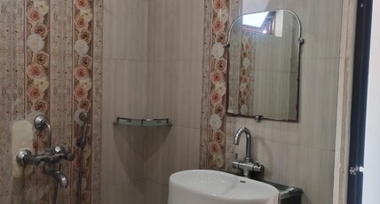 SHIVRATRI GUEST HOUSE Room Type - Deluxe Twin Bed Room