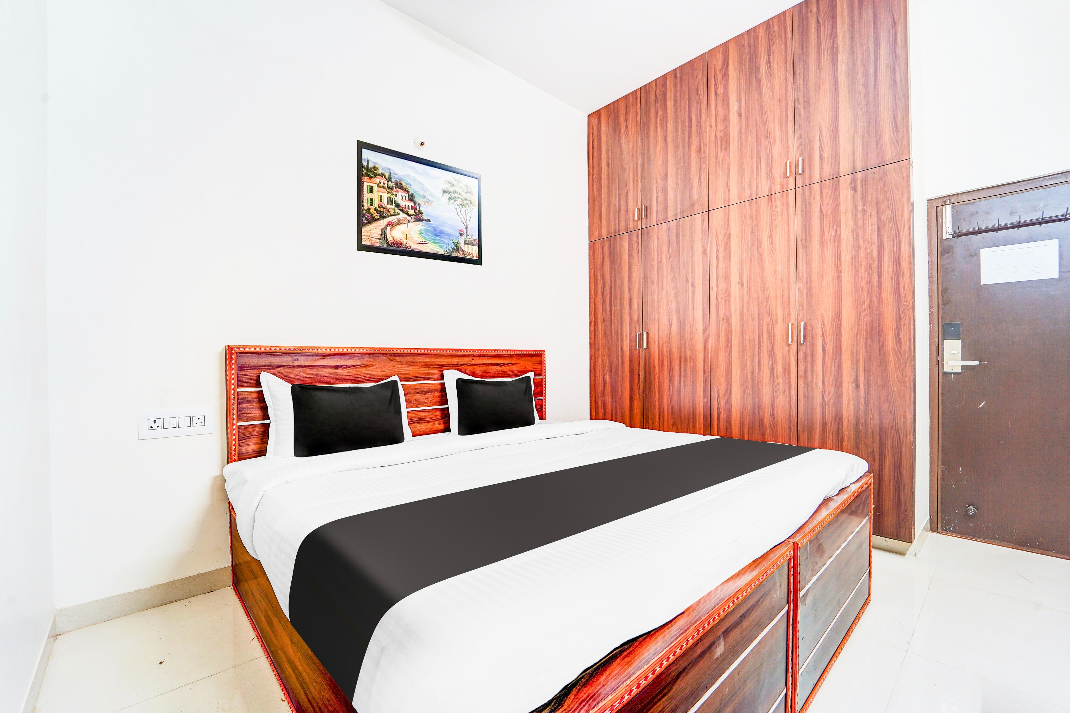 Super Hotel O Aarapalayam - Tap to explore photos