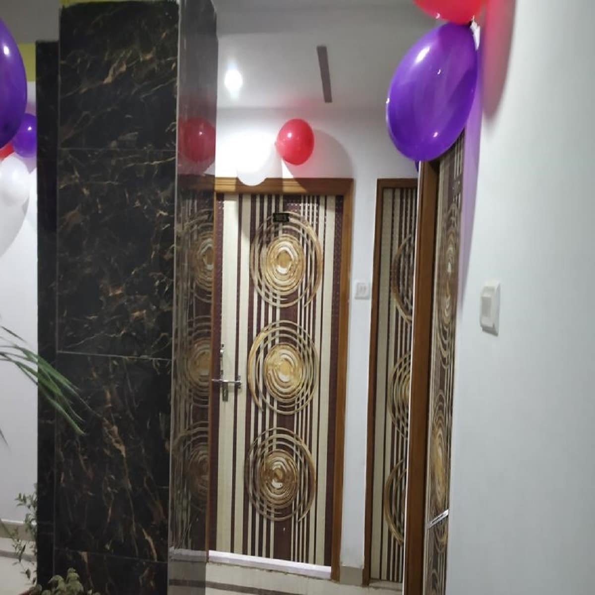 New Hotel Yatri Niwas - Tap to explore photos