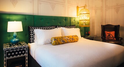 Kimpton HOTEL MONACO PITTSBURGH Room Type - 1 King Deluxe View