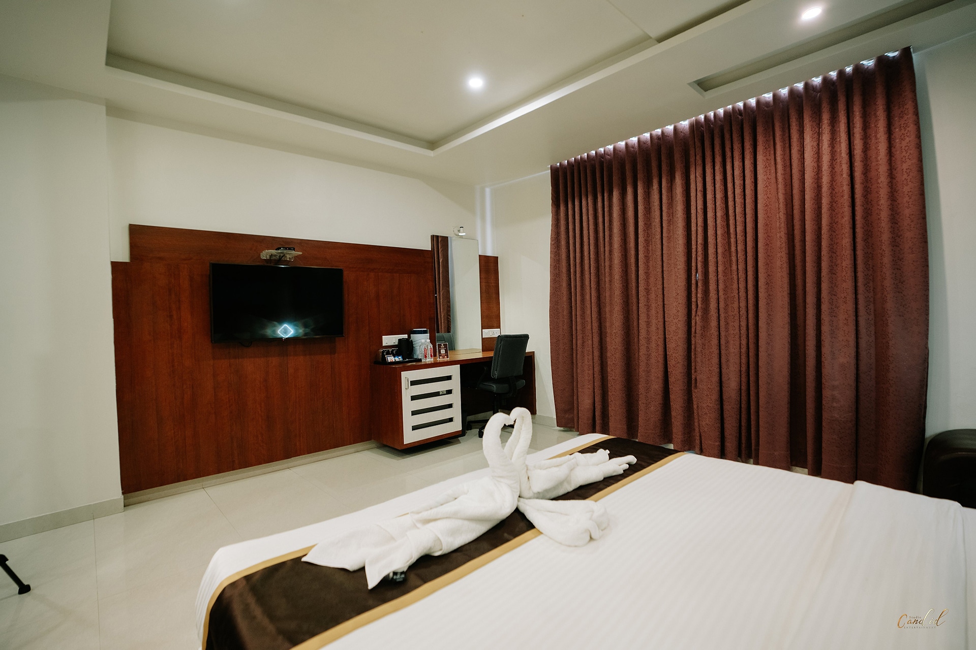 Daksh The Madhuvan Suites Dwarka - Tap to explore photos