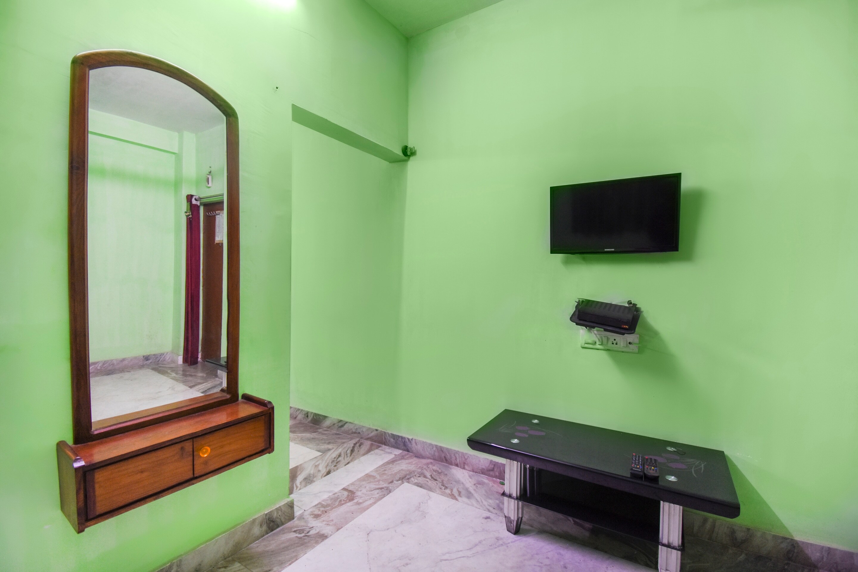 Green Guest House - Tap to explore photos