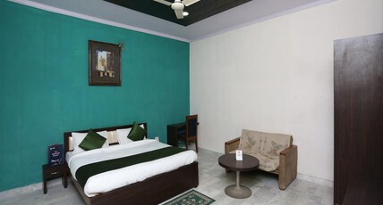 Hotel Maharana Palace Room Type - Deluxe AC Room