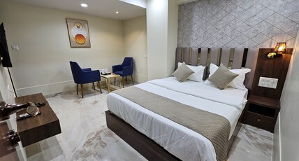 The Eiffel Hotel & Banquet Room Type - Super Delux room