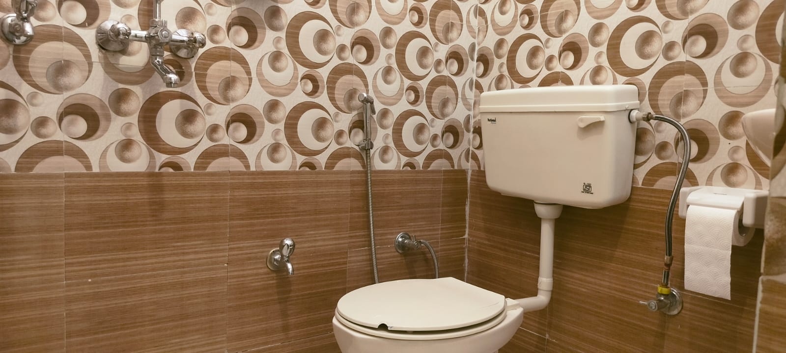 Private room with kitchenette - Tap to explore photos