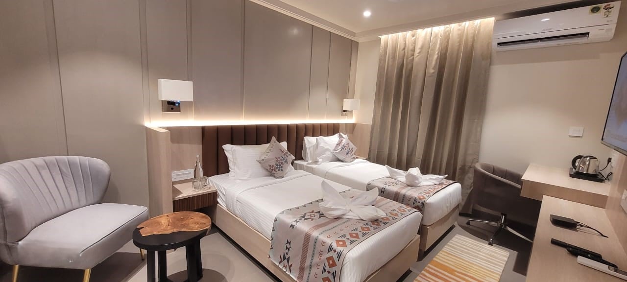 Hotel Spectrum - Tap to explore photos