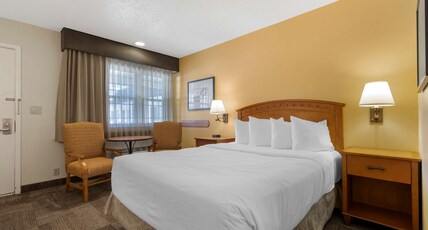 Best Western Pioneer Room Type - 1 Queen Bed, Non-Smoking, Flat Screen Television, High Speed Internet Access, Microwave And Refriger Best Western Pioneer Room Type - 1 Queen Bed, Non-Smoking, Flat Screen Television, High Speed Internet Access, Microwave And Refriger
