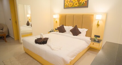 Comfort Inn Braj Room Type - Superior King size bed
