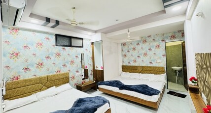 Hotel Empressa Room Type - 5 Bedded Family AC Room
