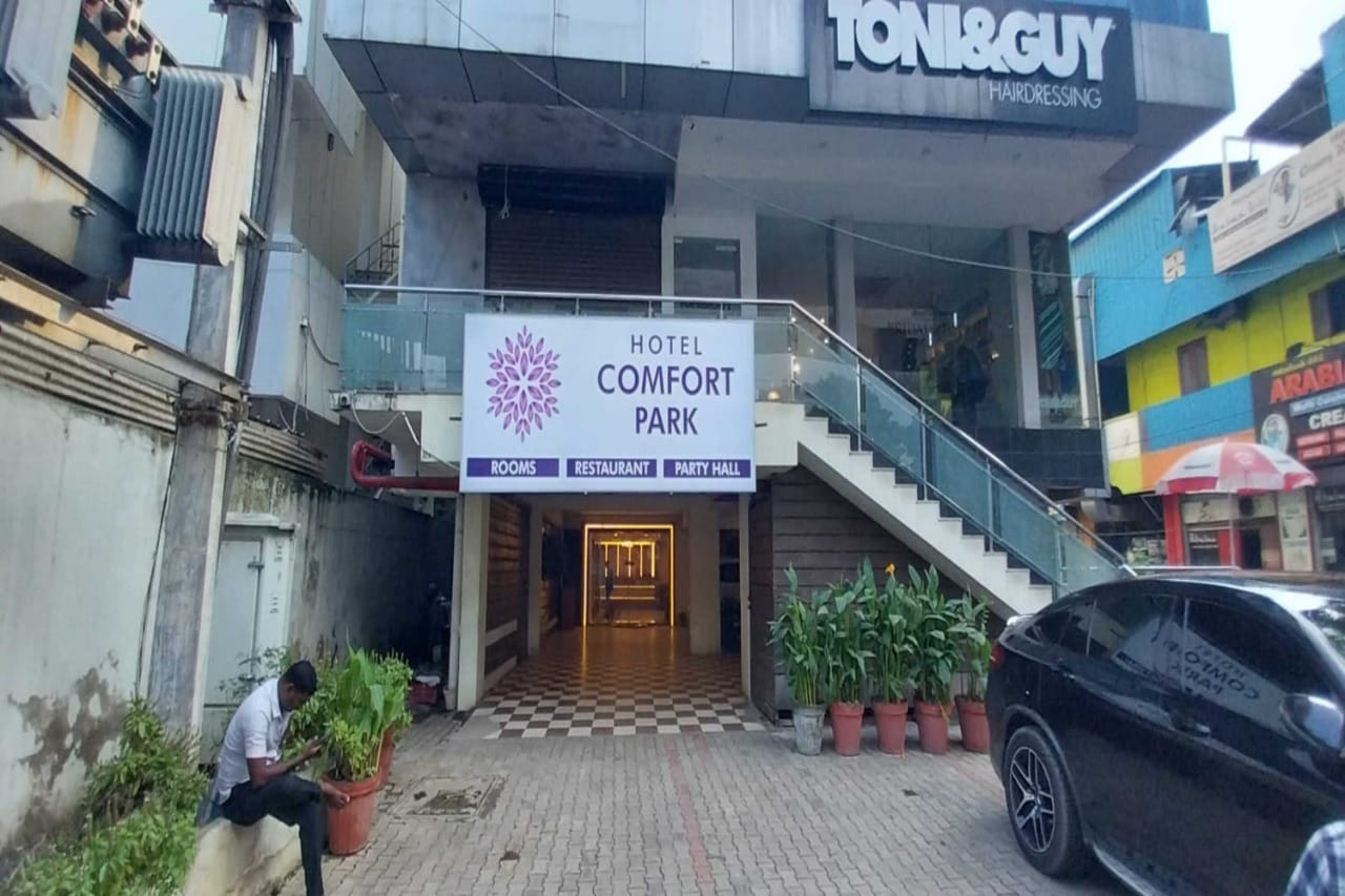 HOTEL COMFORT PARK - Tap to explore photos