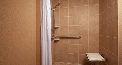 Hampton Inn Youngstown West Room Type - 1QN MOB HEAR ACC RI-SHW NS