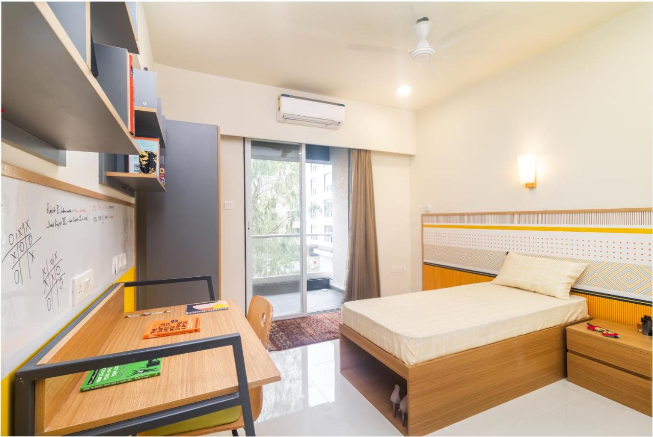 Covie Viman Nagar 102 - Tap to explore photos