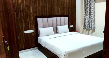 Hotel RN Residency Vrindavan Room Type - Budget Small Room with One Doube Bed