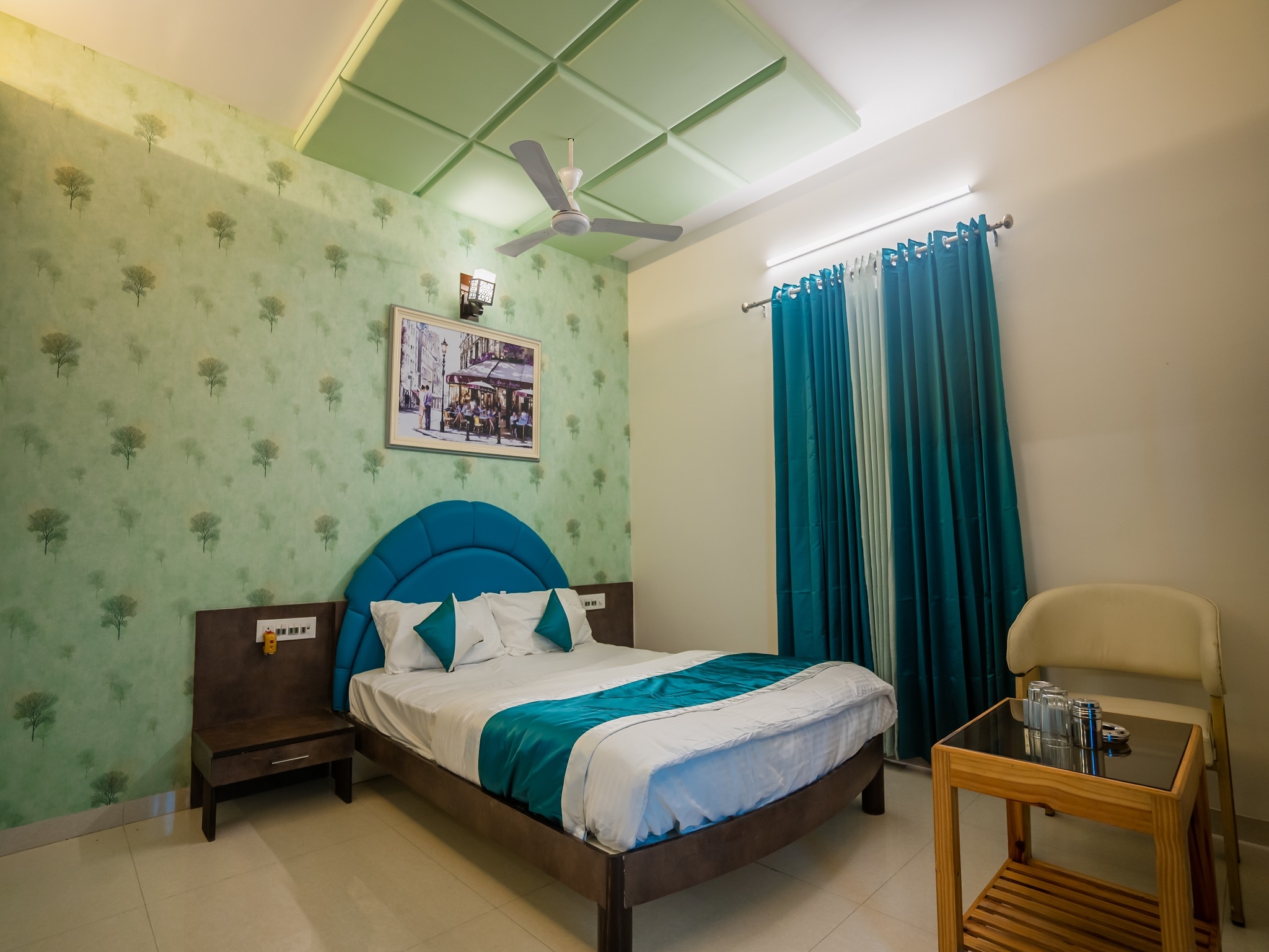 Hotel New Panchratna - Tap to explore photos