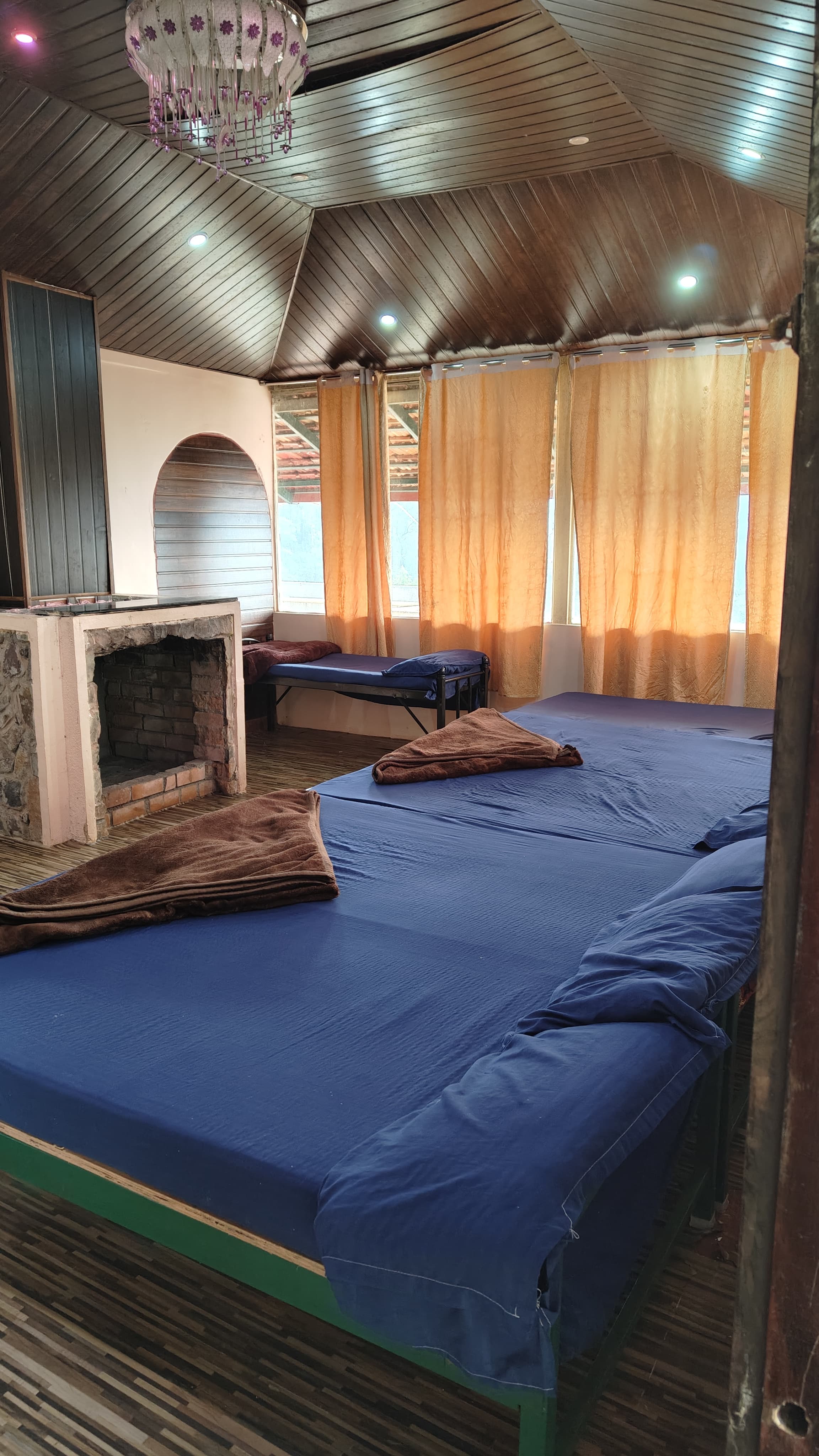 Tophillhomestay - Tap to explore photos