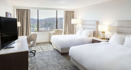 DoubleTree by Hilton Hotel Charlottesville Room Type - 2 DBL ACCESSIBLE W BATHTUB