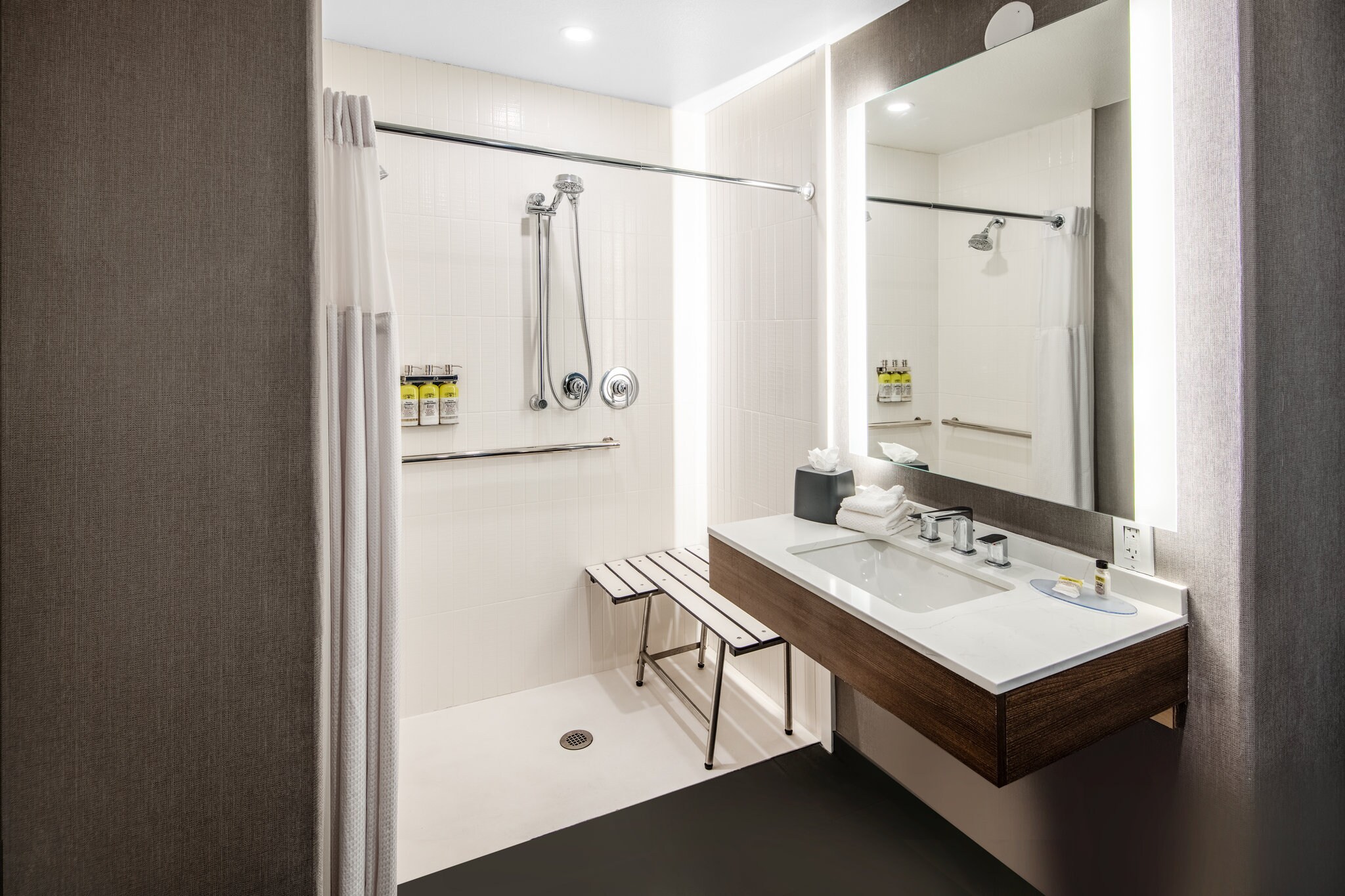 Staybridge Suites PHOENIX - GLENDALE SPORTS DIST - Tap to explore photos