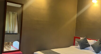 Parnata Homestay and Picnic Spot Room Type - Monalisa
