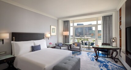 Beach Rotana Room Type - Spacious Room with Balcony - King Bed
